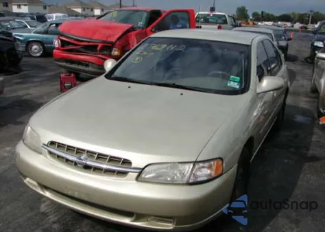 1999 Nissan Altima z USA, uszkodzony, nr VIN 1N4DL01D1XC222166